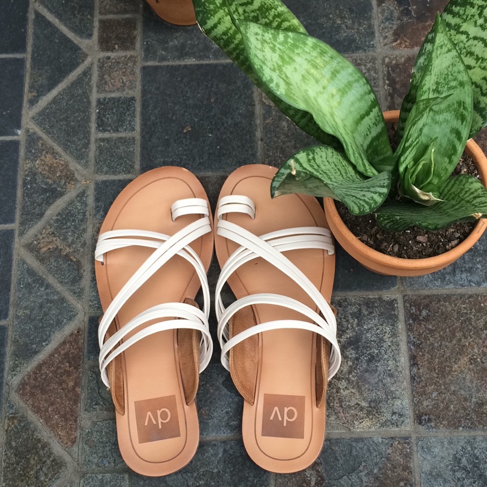 Dolce Vita tan/white sandals